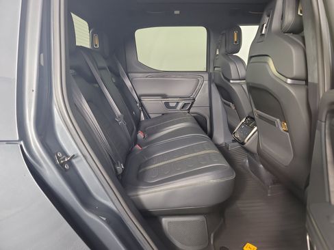 Used 2022 Rivian R1T Adventure AWD/4WD image 22