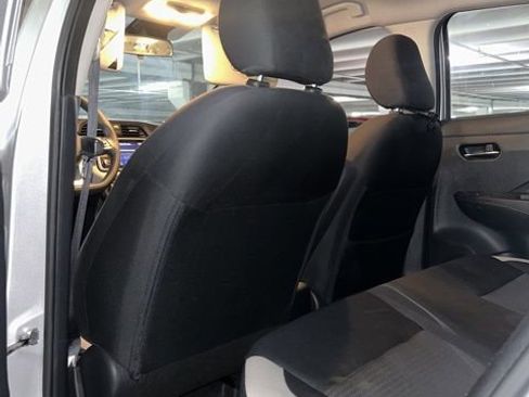 Used 2020 Nissan Versa SV image 6