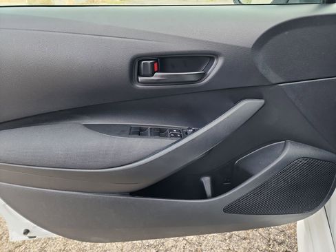 Used 2022 Toyota Corolla LE image 12