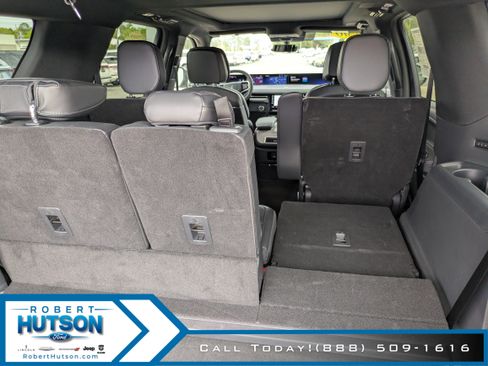 New 2026 Lincoln Navigator Reserve w/ Jet Appearance Package image 12