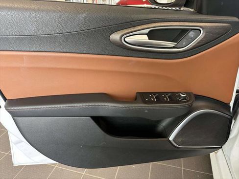 Used 2019 Alfa Romeo Giulia Ti image 17