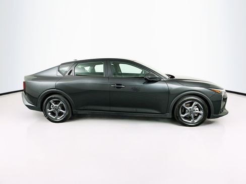 Used 2025 Kia K4 LXS image 10