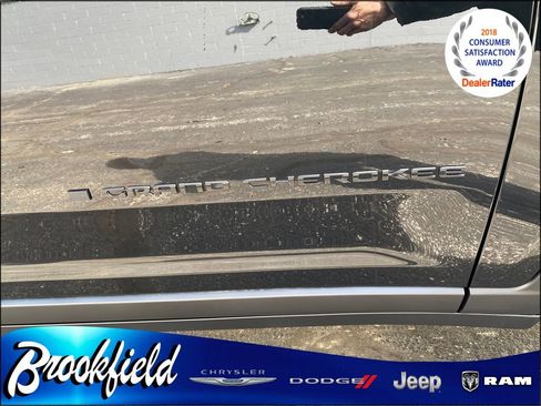 New 2026 Jeep Grand Cherokee Altitude image 10