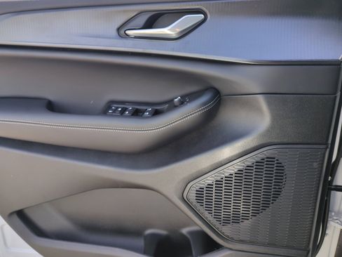 New 2026 Jeep Grand Cherokee Laredo image 13