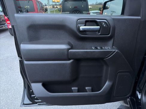 Used 2021 Chevrolet Silverado 1500 Custom image 25