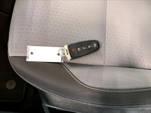 Used 2019 Ford Escape SE FWD image 15