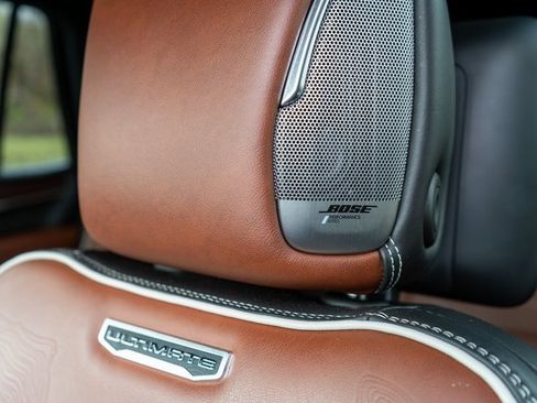 Used 2023 GMC Yukon Denali Ultimate image 12