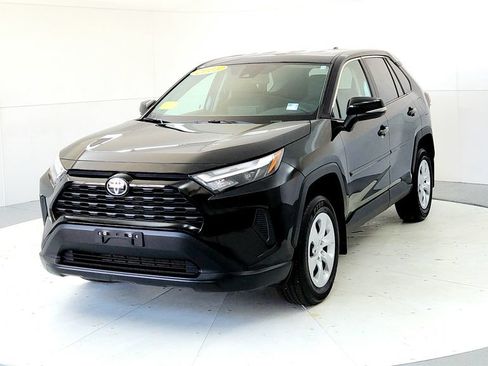Used 2025 Toyota RAV4 LE AWD/4WD image 2