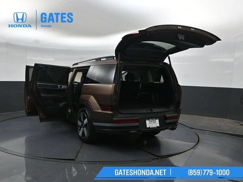 Used 2024 Hyundai Santa Fe Limited AWD/4WD image 61