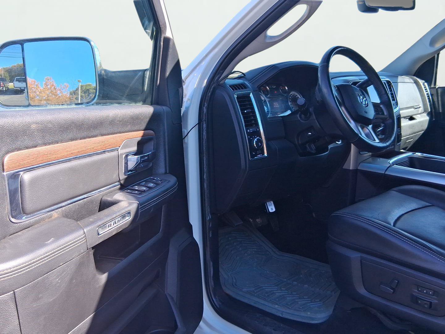 Used 2017 RAM 2500 Laramie AWD/4WD image 12