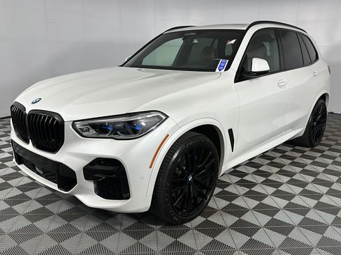 Used 2022 BMW X5 xDrive40i w/ M Sport Package AWD/4WD image 5