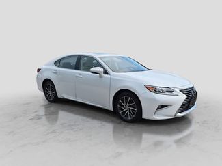 Used 2017 Lexus ES 350 w/ Navigation System Package FWD video 2