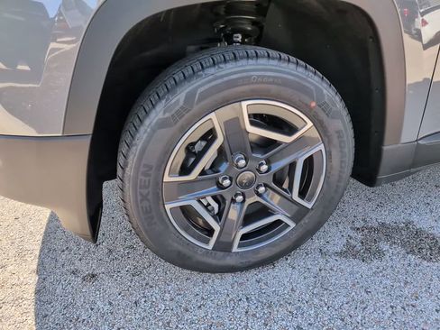 New 2026 Jeep Cherokee Laredo image 14