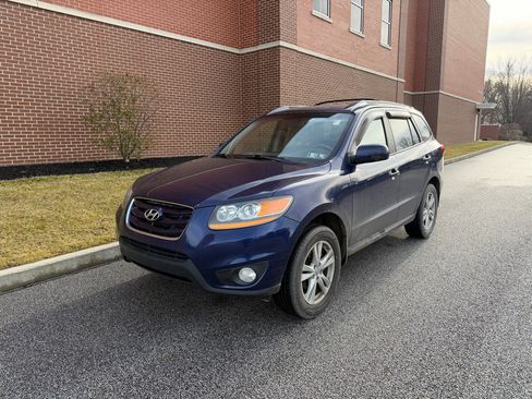 Used 2010 Hyundai Santa Fe SE image 1