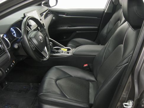 Used 2023 Toyota Camry XLE image 8