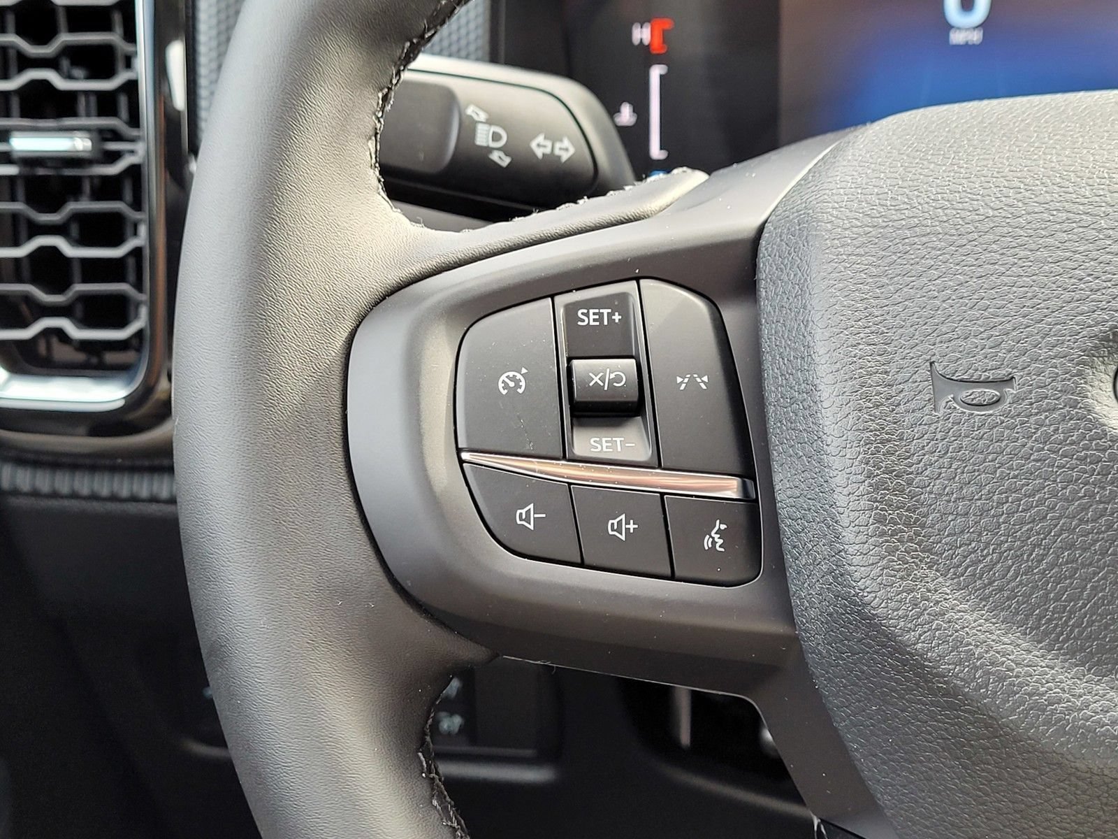 New 2025 Ford Ranger XLT w/ FX4 Off-Road Package AWD/4WD image 18