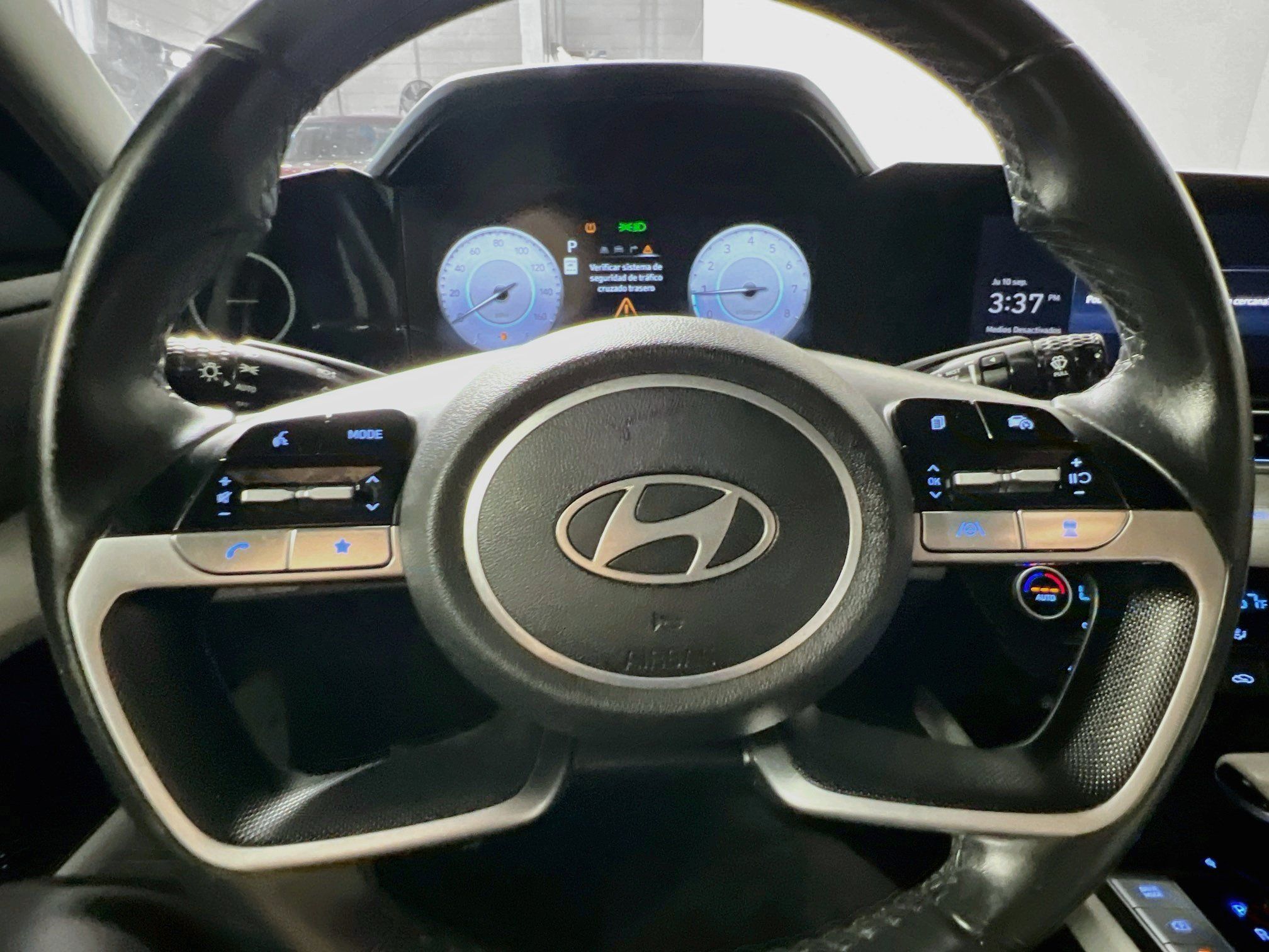 Used 2024 Hyundai Elantra Limited FWD image 18