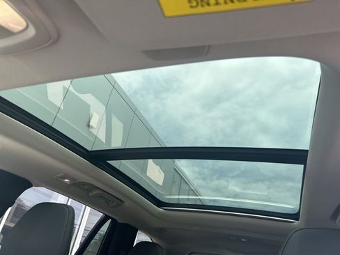 Certified 2025 Volvo XC90 B5 Plus AWD/4WD image 27