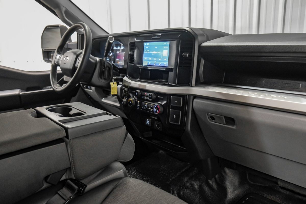 Used 2025 Ford F350 XL AWD/4WD image 12
