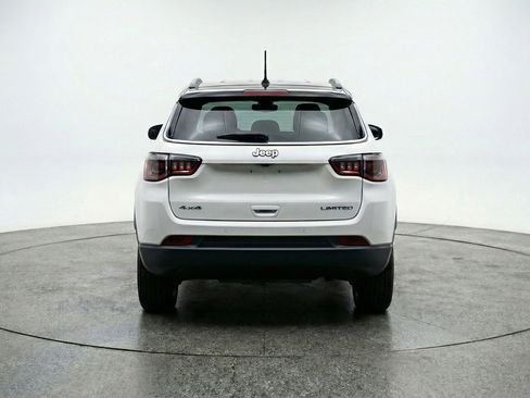 Used 2025 Jeep Compass Limited image 7