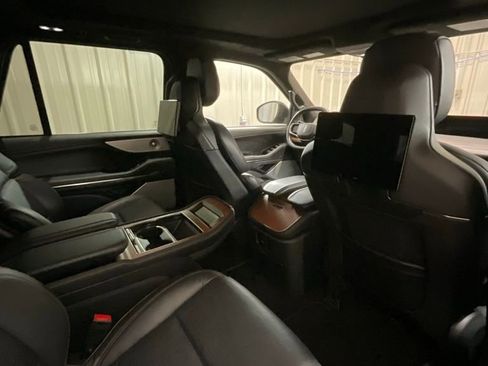 Used 2025 Lincoln Navigator Black Label image 15