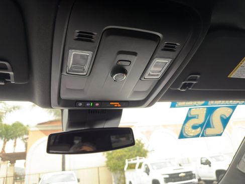 Used 2025 Chevrolet Tahoe RST RWD image 34