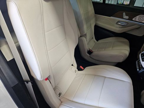 Used 2024 Mercedes-Benz GLS 450 4MATIC image 29