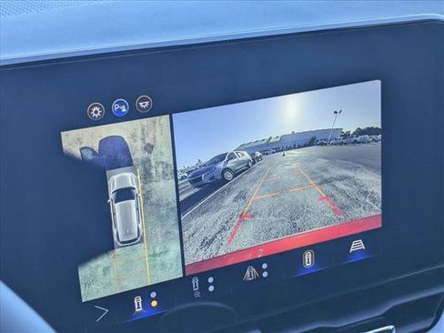 New 2026 Chevrolet Equinox LT w/ Convenience Package II FWD image 12