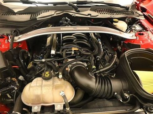 Used 2016 Ford Mustang Shelby GT350 w/ Technology Package RWD image 21