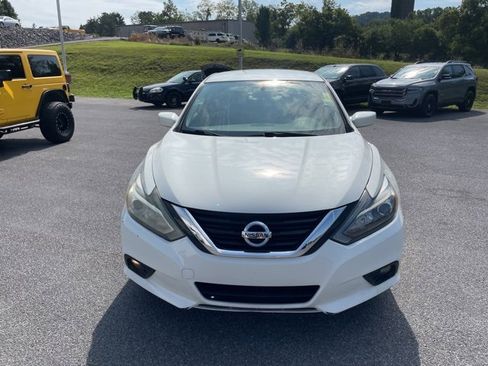 Used 2017 Nissan Altima 2.5 SR image 3