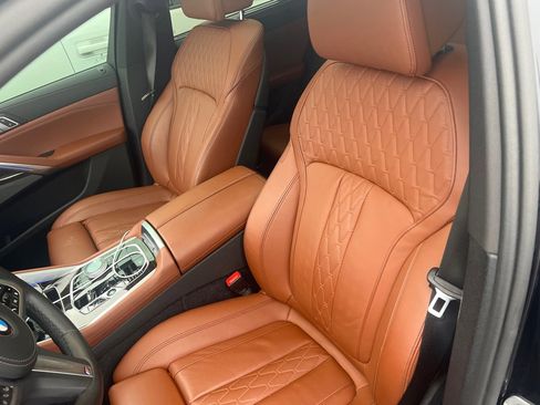 Used 2024 BMW X6 xDrive40i w/ Executive Package image 7