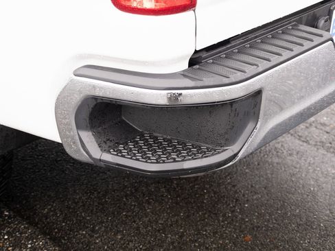 Used 2024 Chevrolet Silverado 3500 LT image 23