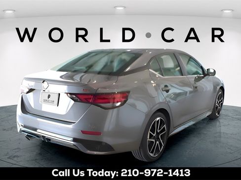 Used 2025 Nissan Sentra SR w/ SR Premium Package image 7