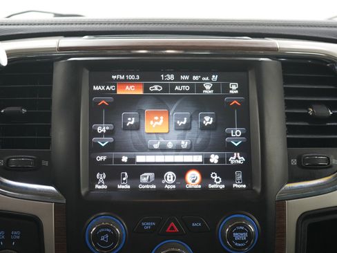 Used 2016 RAM 2500 Laramie w/ Convenience Group AWD/4WD image 18