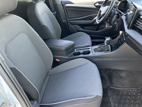Used 2025 Volkswagen Jetta Sport FWD image 9