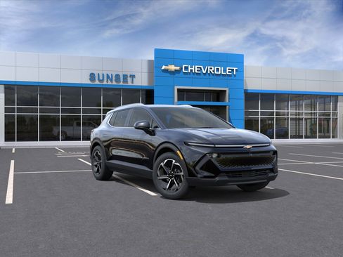 New 2026 Chevrolet Equinox EV LT FWD image 1
