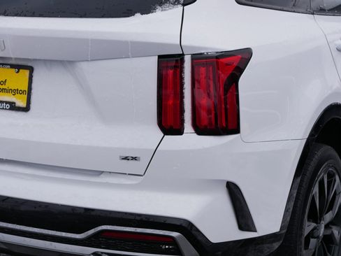 Certified 2023 Kia Sorento SX image 17