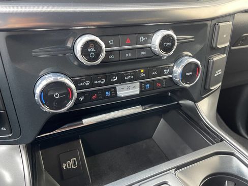 Used 2025 Ford F150 Lariat image 33