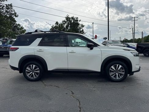 Certified 2023 Nissan Pathfinder SL AWD/4WD image 2