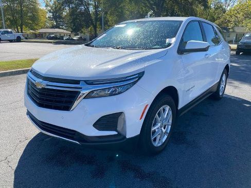 Used 2023 Chevrolet Equinox LT w/ Driver Convenience Package image 3