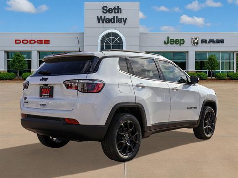 New 2026 Jeep Compass Latitude image 7