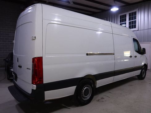 Used 2021 Mercedes-Benz Sprinter 2500 w/ Driver Convenience Package image 5