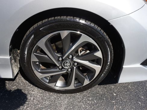 Used 2018 Toyota Corolla iM FWD image 32