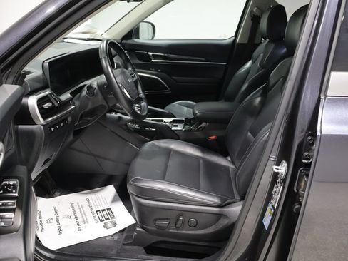 Used 2025 Kia Telluride S AWD/4WD image 9