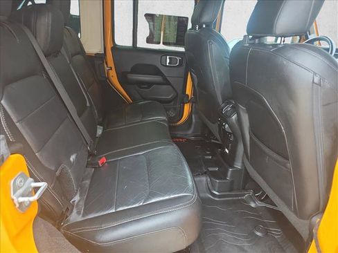 Used 2018 Jeep Wrangler Unlimited Sahara AWD/4WD image 17