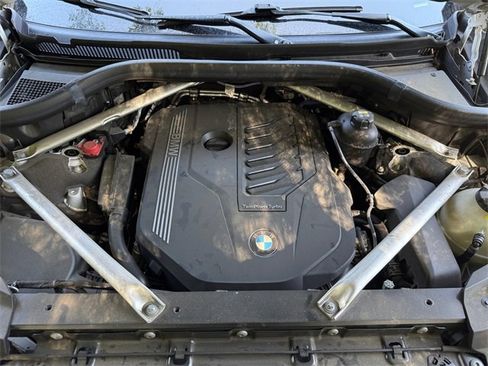 Used 2022 BMW X7 xDrive40i w/ M Sport Package image 31