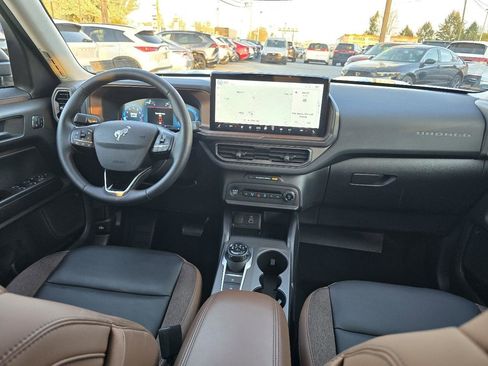 Used 2025 Ford Bronco Sport Outer Banks w/ Outer Banks Tech Package+ AWD/4WD image 19