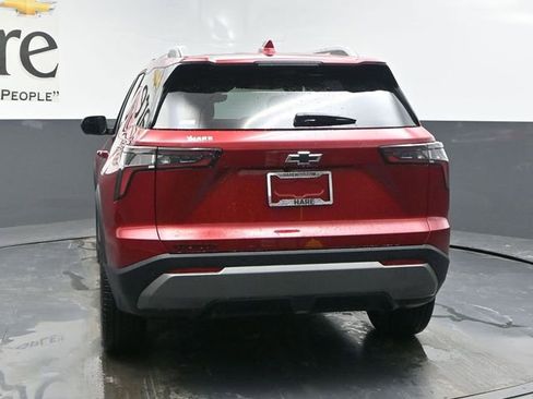 New 2026 Chevrolet Equinox LT w/ Convenience Package II FWD image 13