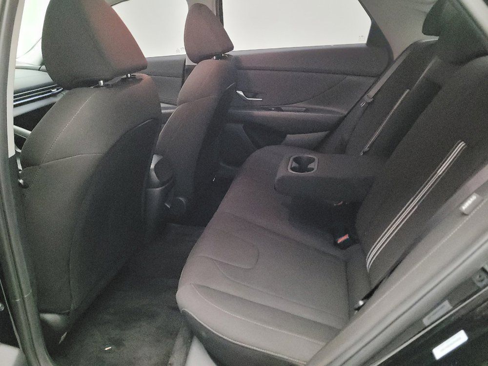 Used 2025 Hyundai Elantra SEL FWD image 18