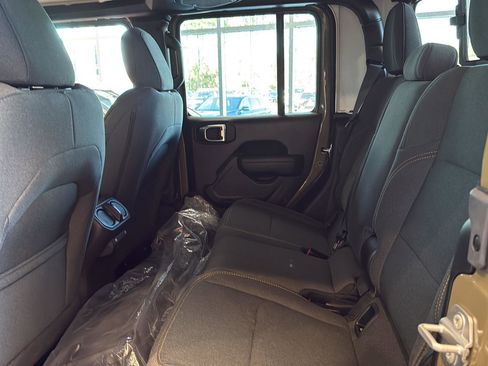 New 2025 Jeep Gladiator Nighthawk image 27